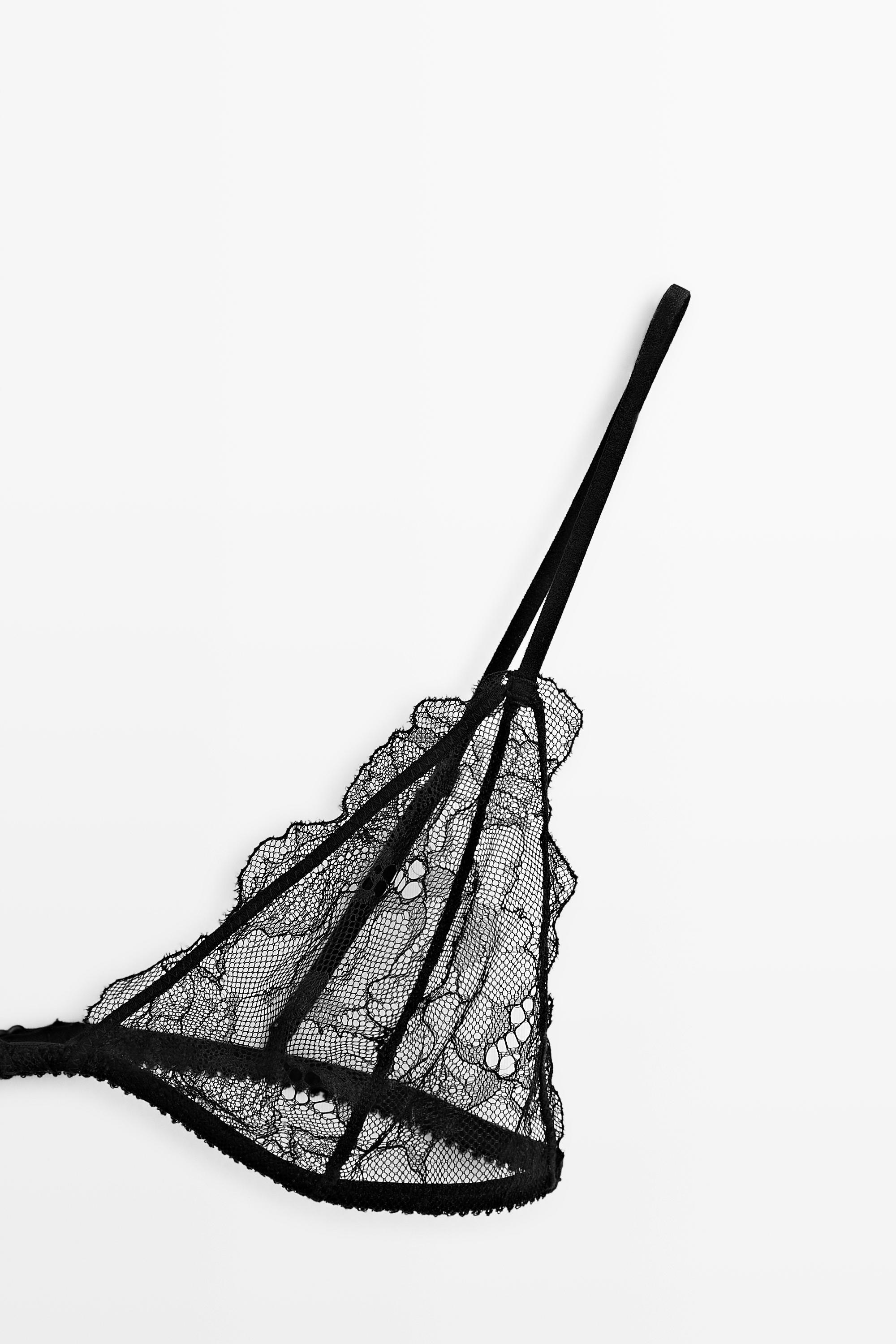 Scalloped lace triangle bra